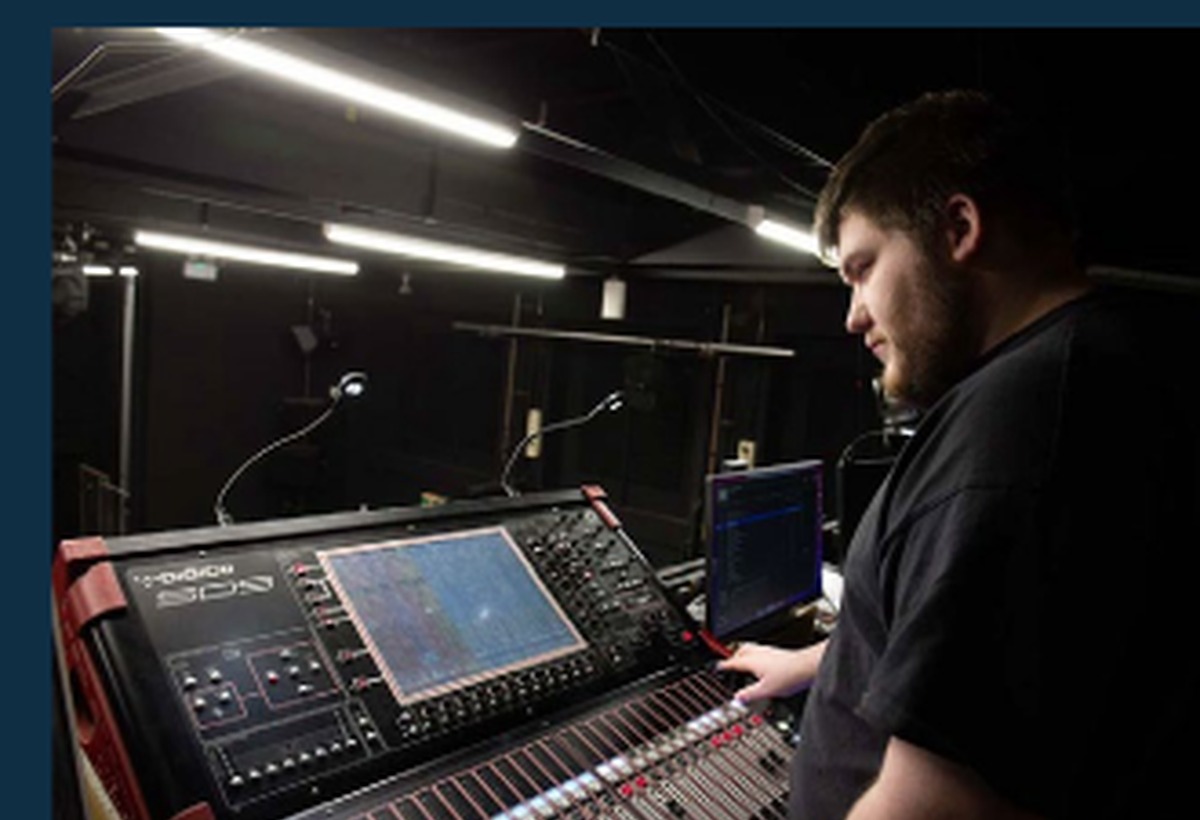 Jonathan Vincent working at a DiGiCo SD9 sound console